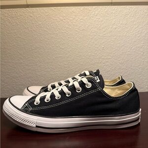 Converse Chuck Taylor All Star Low-Top Sneaker Men’s Size 8